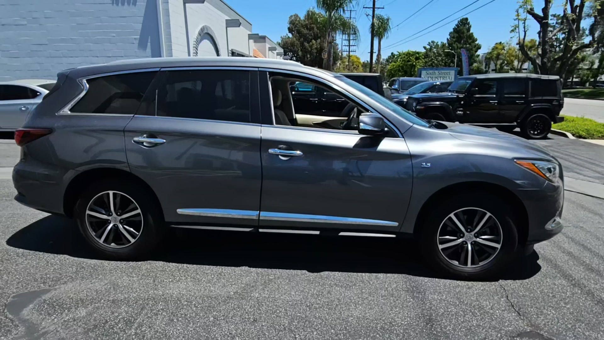 Автомобіль INFINITI QX60 LUXE 2019 | GrandCar Автомобіль INFINITI QX60 LUXE 2019 | GrandCar