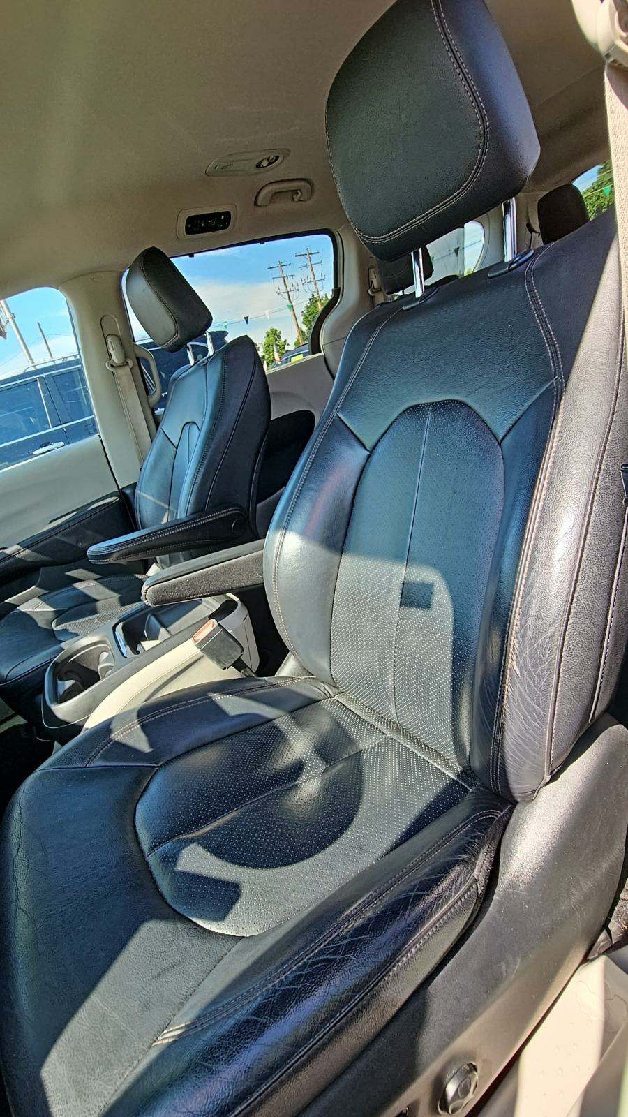 Автомобиль Chrysler Pacifica Touring L 2019 | GrandCar Автомобиль Chrysler Pacifica Touring L 2019 | GrandCar