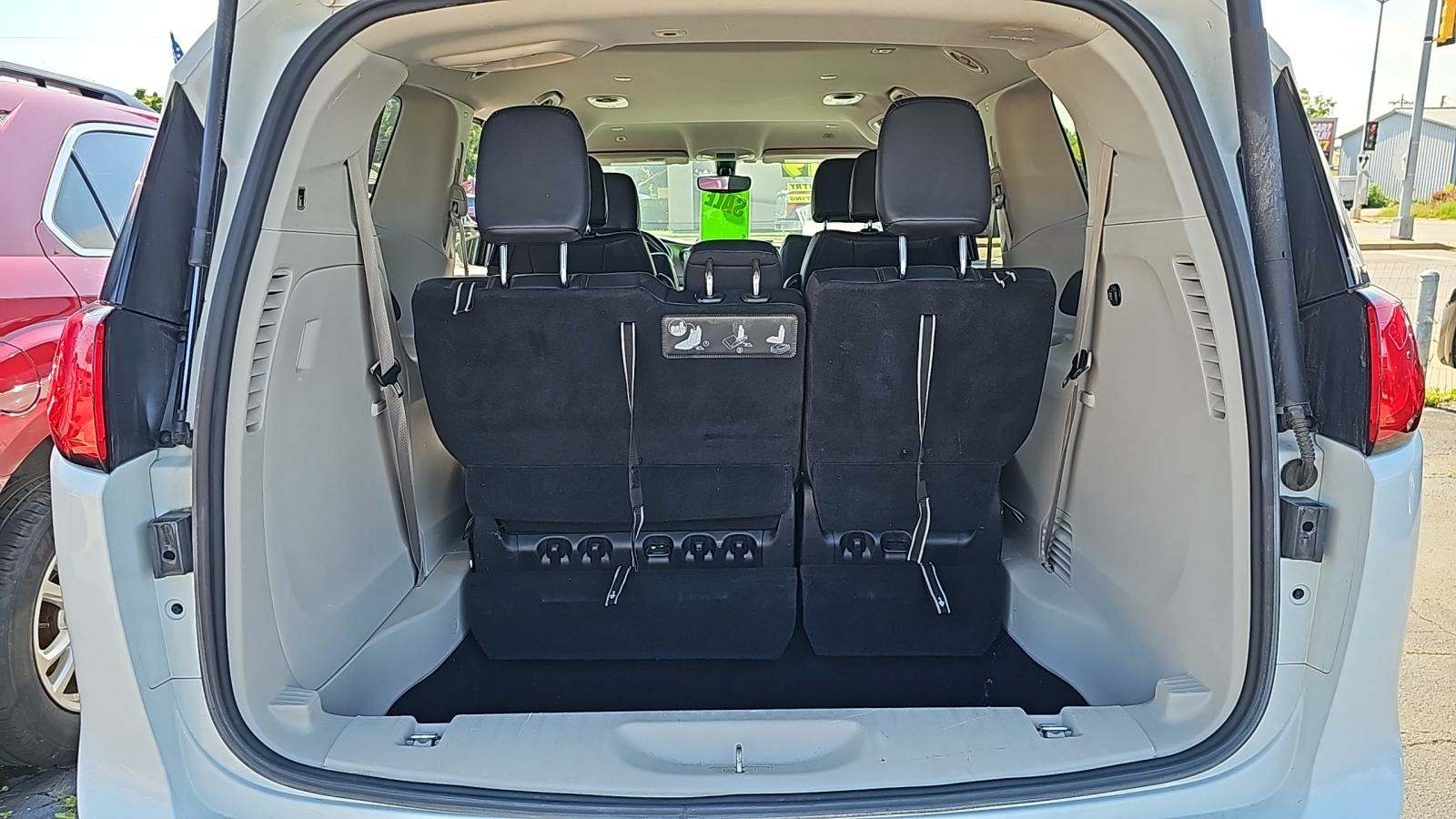 Автомобиль Chrysler Pacifica Touring L 2019 | GrandCar Автомобиль Chrysler Pacifica Touring L 2019 | GrandCar