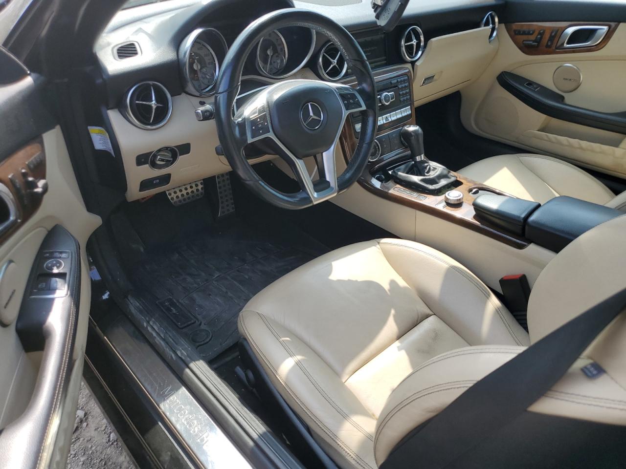 Автомобиль MERCEDES-BENZ SLK 350 2014 | GrandCar Автомобиль MERCEDES-BENZ SLK 350 2014 | GrandCar