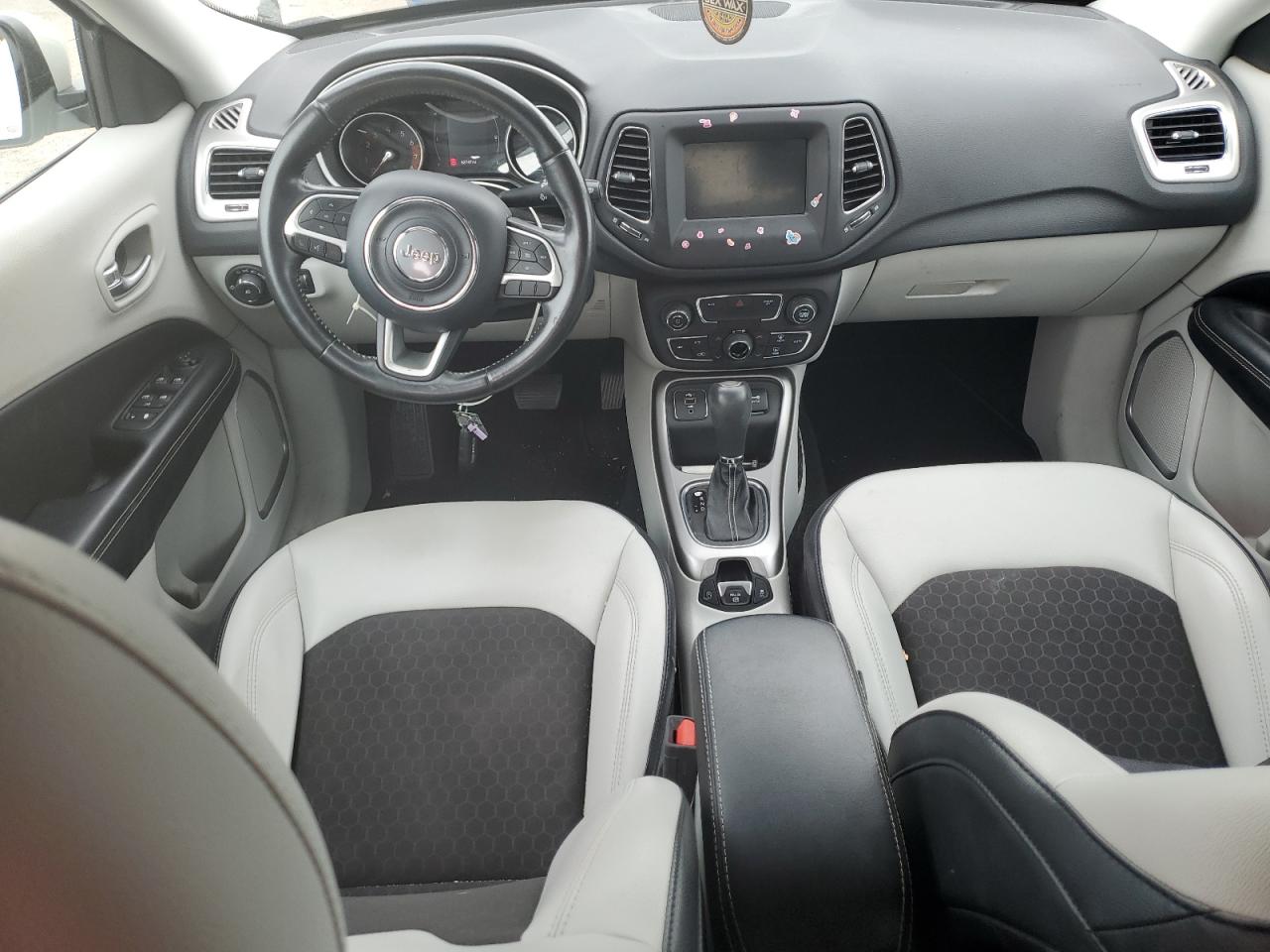 Автомобиль JEEP COMPASS LATITUDE 2019 | GrandCar Автомобиль JEEP COMPASS LATITUDE 2019 | GrandCar
