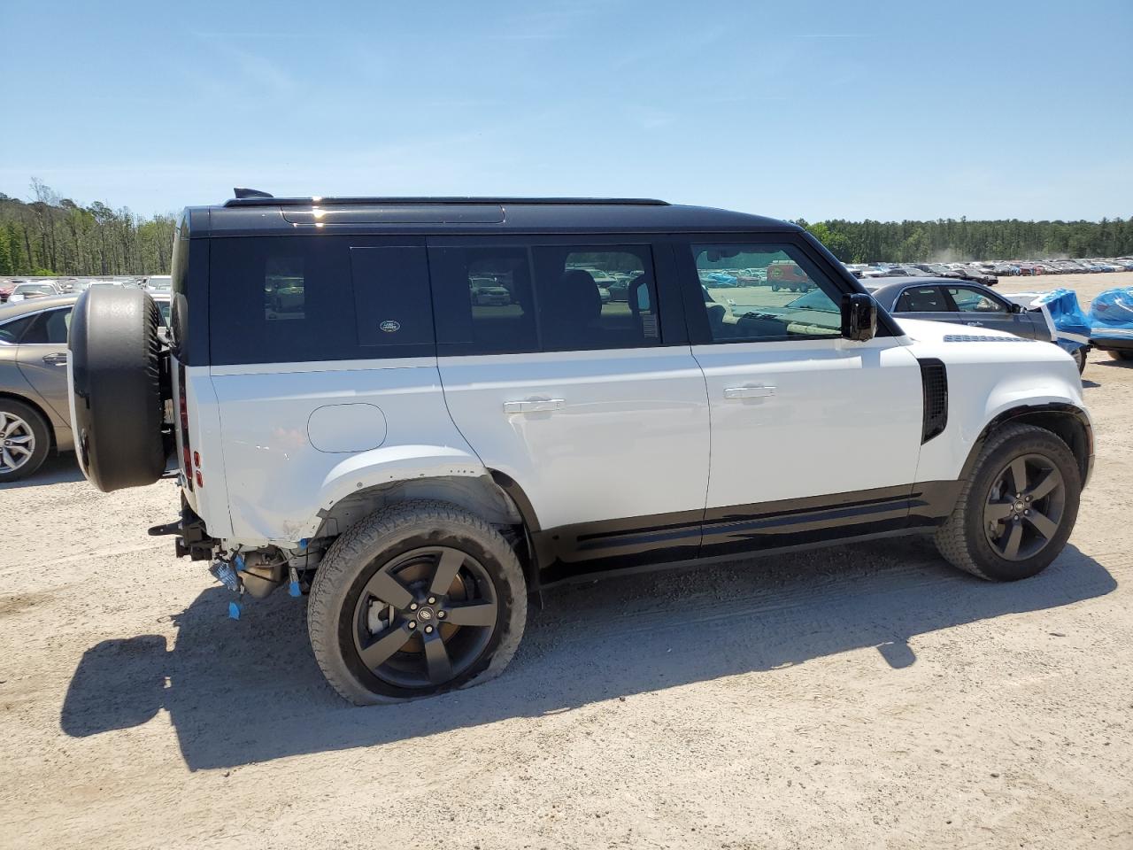Автомобиль LAND ROVER DEFENDER 110 X-DYNAMIC SE 2023 | GrandCar Автомобиль LAND ROVER DEFENDER 110 X-DYNAMIC SE 2023 | GrandCar
