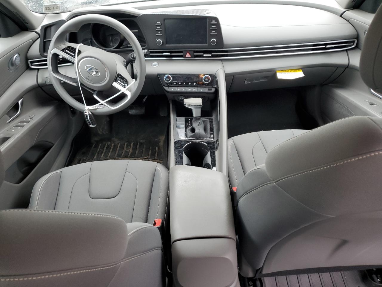 Автомобиль HYUNDAI ELANTRA BLUE 2023 | GrandCar Автомобиль HYUNDAI ELANTRA BLUE 2023 | GrandCar