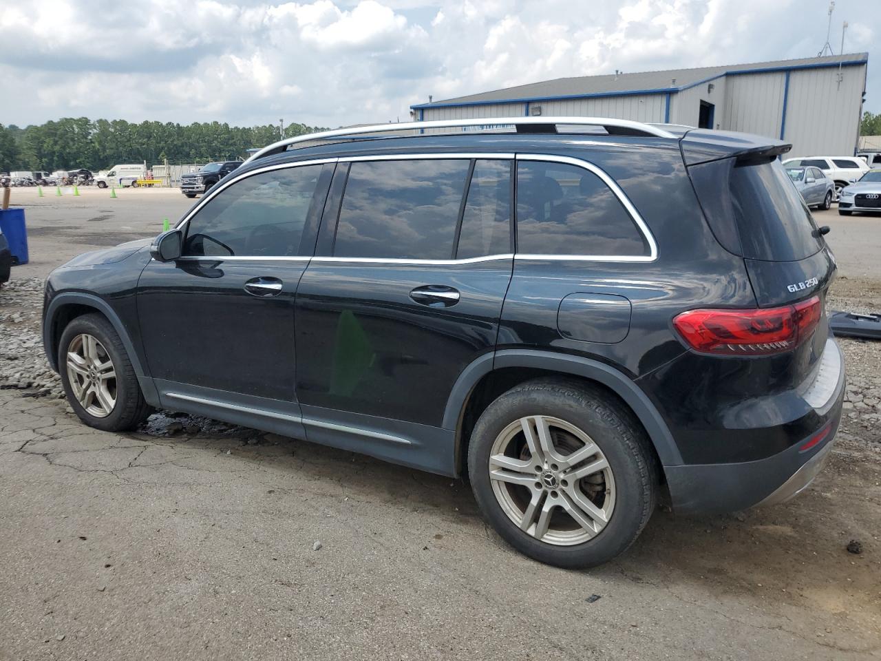 Автомобиль MERCEDES-BENZ GLB 250 2020 | GrandCar Автомобиль MERCEDES-BENZ GLB 250 2020 | GrandCar