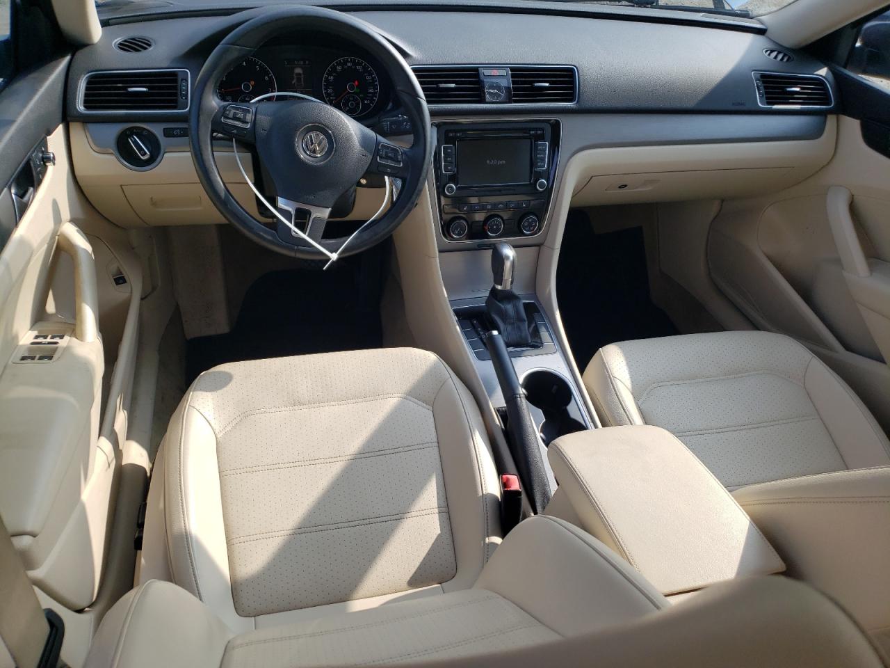 Автомобиль VOLKSWAGEN PASSAT SE 2014 | GrandCar Автомобиль VOLKSWAGEN PASSAT SE 2014 | GrandCar