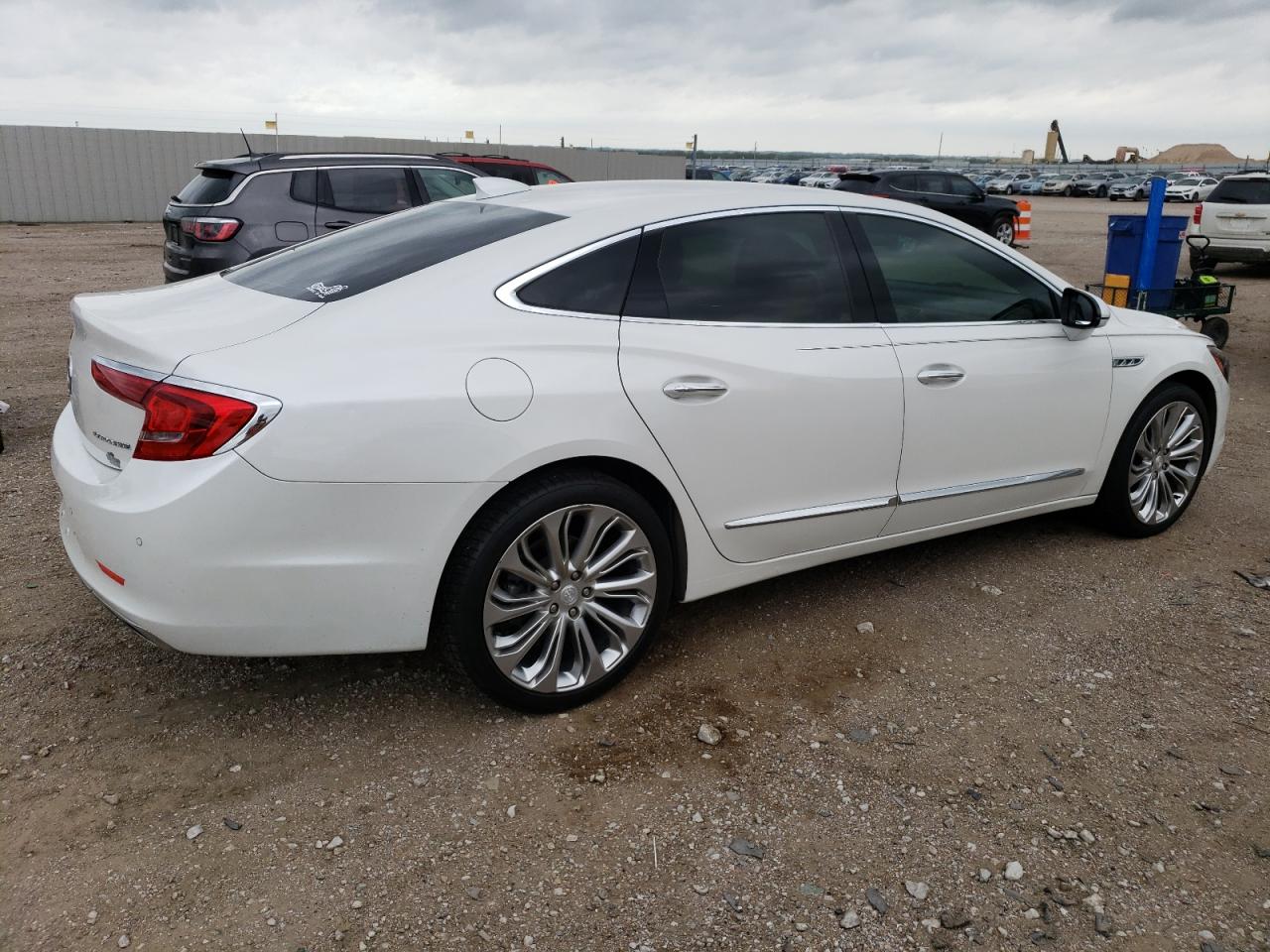 Автомобиль BUICK LACROSSE ESSENCE 2017 | GrandCar Автомобиль BUICK LACROSSE ESSENCE 2017 | GrandCar