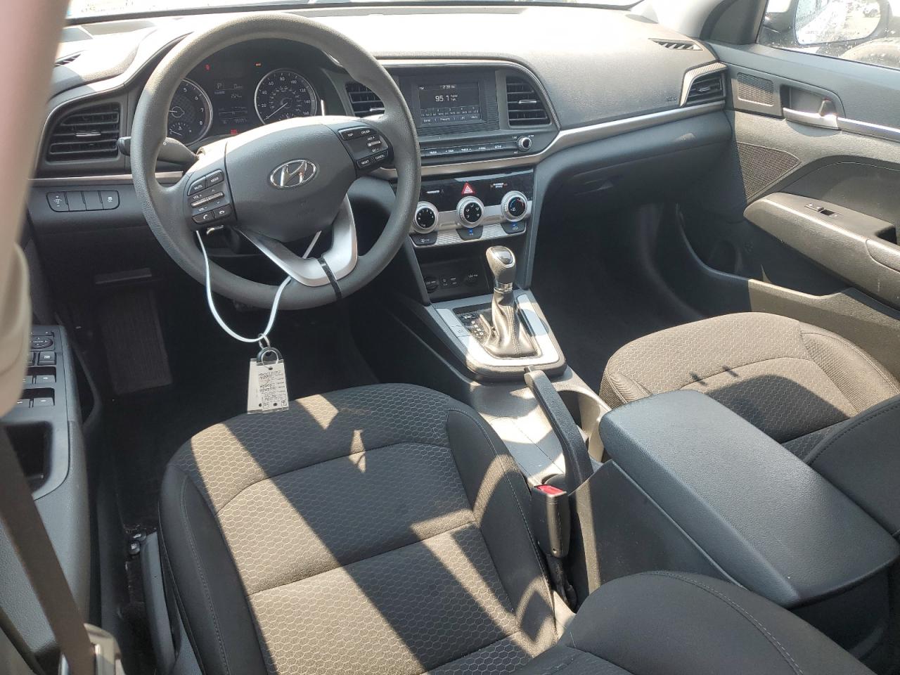 Автомобиль HYUNDAI ELANTRA SE 2019 | GrandCar Автомобиль HYUNDAI ELANTRA SE 2019 | GrandCar