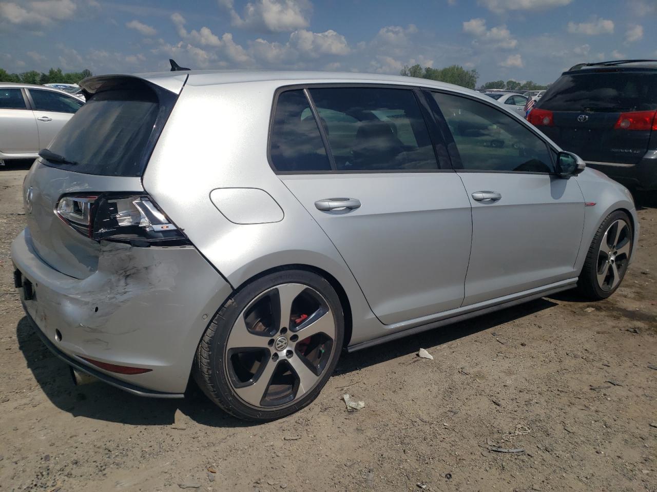Автомобиль VOLKSWAGEN GTI SE 2016 | GrandCar Автомобиль VOLKSWAGEN GTI SE 2016 | GrandCar