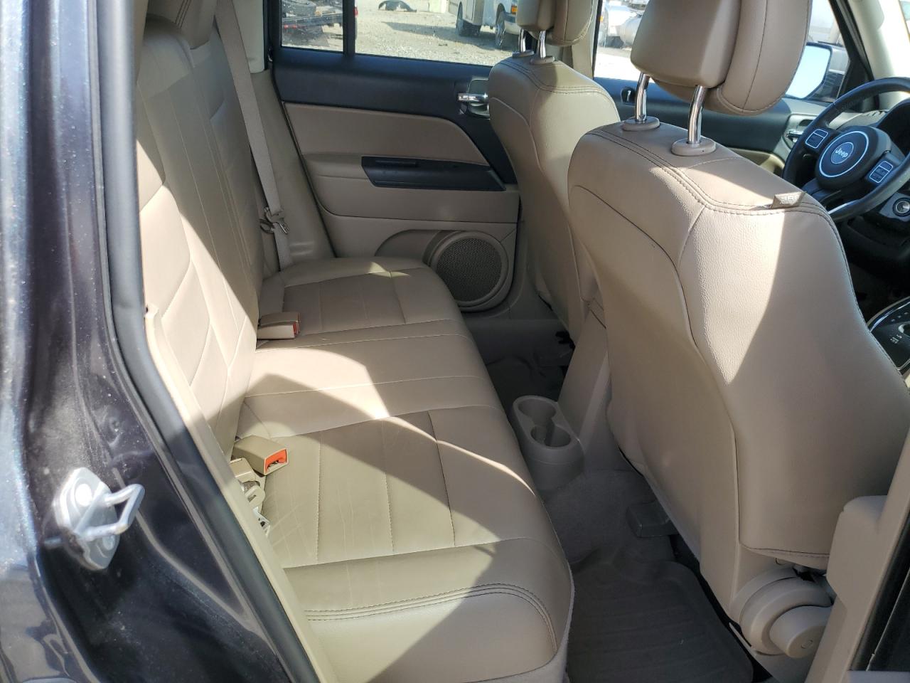 Автомобиль JEEP PATRIOT LATITUDE 2015 | GrandCar Автомобиль JEEP PATRIOT LATITUDE 2015 | GrandCar