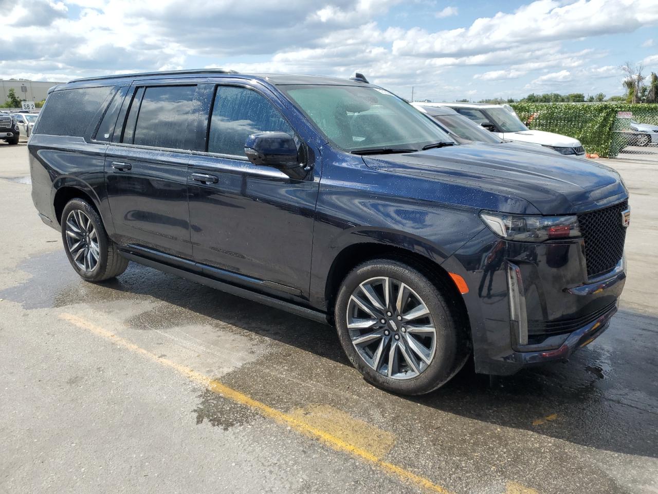 Автомобиль CADILLAC ESCALADE ESV SPORT 2023 | GrandCar Автомобиль CADILLAC ESCALADE ESV SPORT 2023 | GrandCar