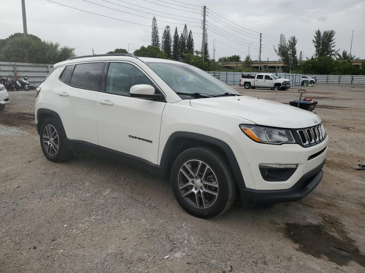 Автомобиль JEEP COMPASS LATITUDE 2019 | GrandCar Автомобиль JEEP COMPASS LATITUDE 2019 | GrandCar
