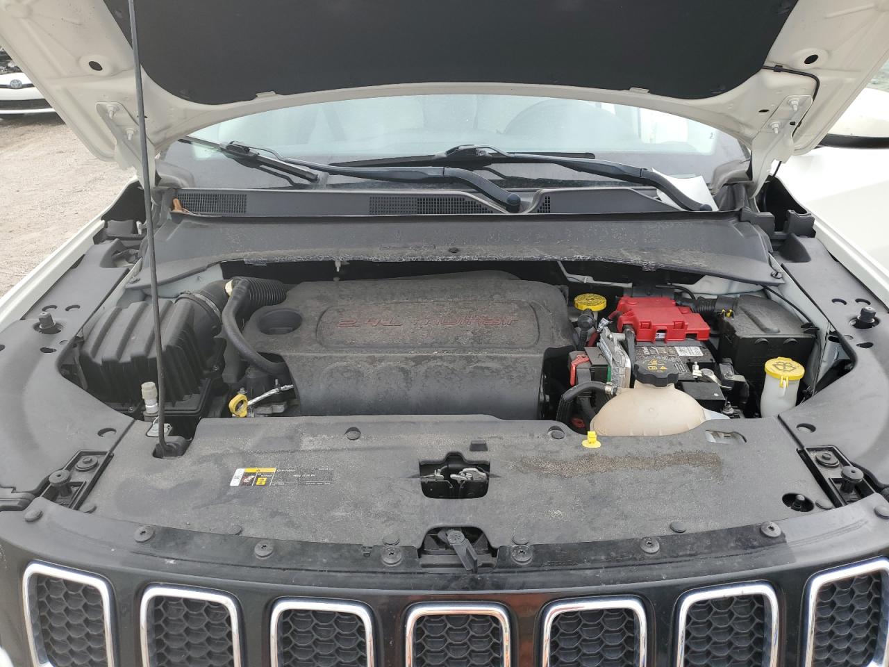 Автомобиль JEEP COMPASS LATITUDE 2019 | GrandCar Автомобиль JEEP COMPASS LATITUDE 2019 | GrandCar