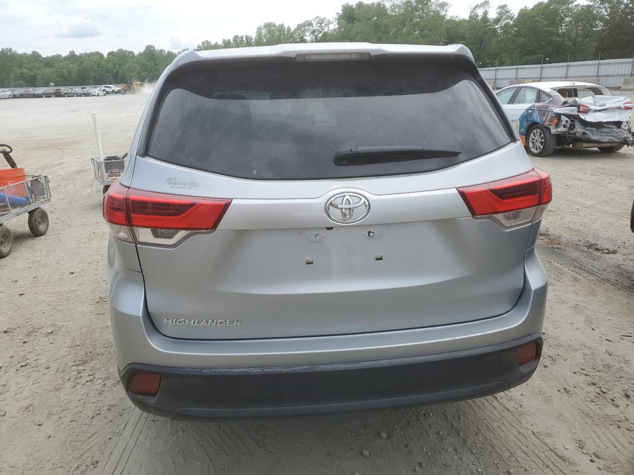 Автомобиль TOYOTA HIGHLANDER LE 2017 | GrandCar Автомобиль TOYOTA HIGHLANDER LE 2017 | GrandCar