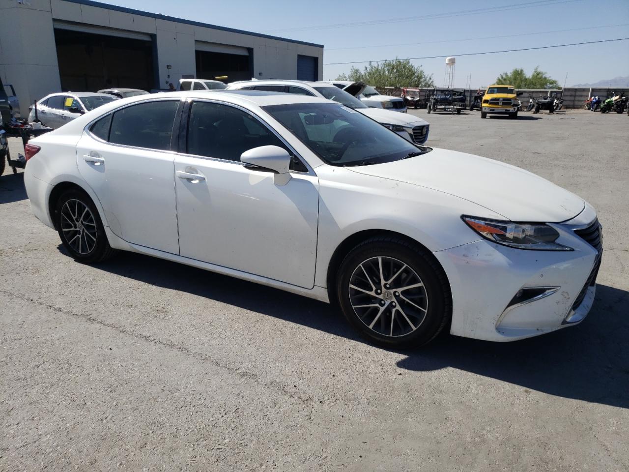 Автомобіль LEXUS ES 350 2016 | GrandCar Автомобіль LEXUS ES 350 2016 | GrandCar