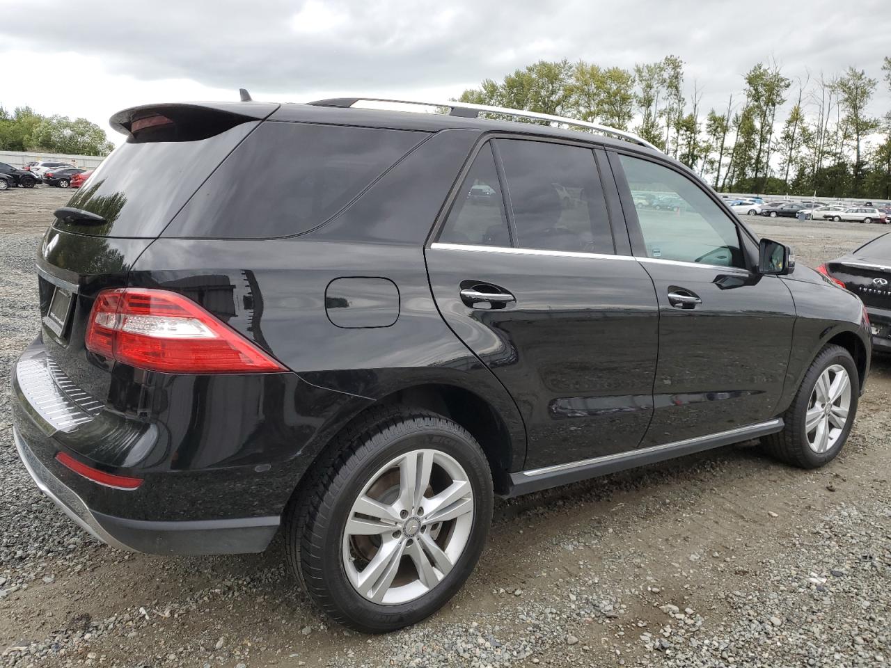 Автомобиль MERCEDES-BENZ ML 350 2015 | GrandCar Автомобиль MERCEDES-BENZ ML 350 2015 | GrandCar