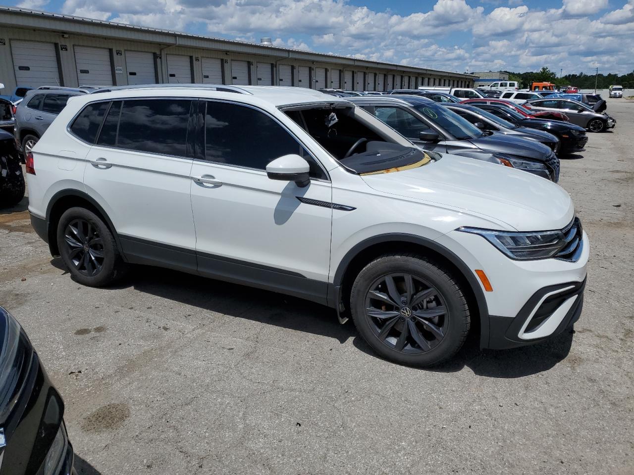 Автомобіль VOLKSWAGEN TIGUAN SE 2022 | GrandCar Автомобіль VOLKSWAGEN TIGUAN SE 2022 | GrandCar