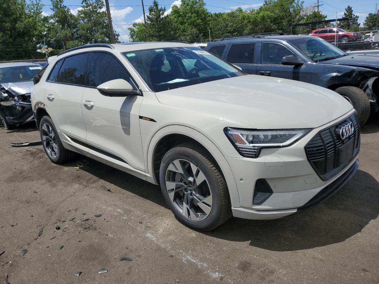 Автомобиль AUDI E-TRON PREMIUM 2021 | GrandCar Автомобиль AUDI E-TRON PREMIUM 2021 | GrandCar