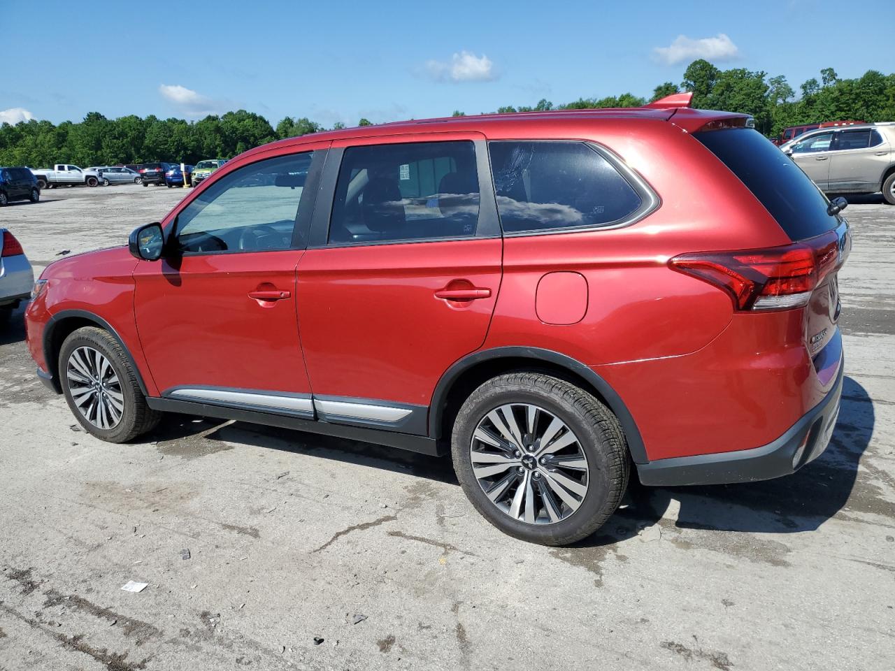 Автомобиль MITSUBISHI OUTLANDER SE 2019 | GrandCar Автомобиль MITSUBISHI OUTLANDER SE 2019 | GrandCar