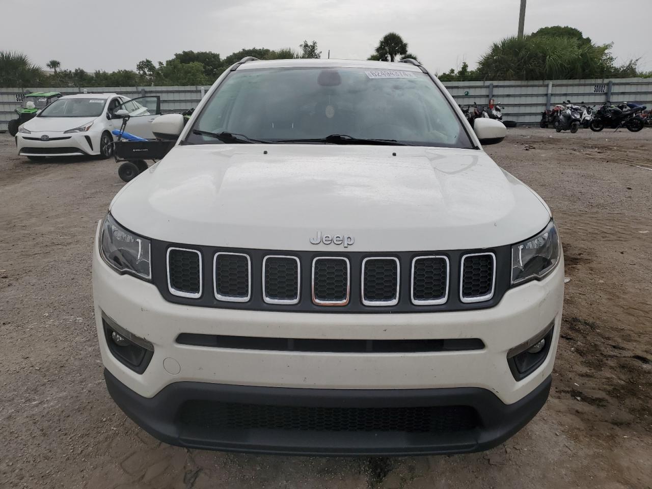 Автомобиль JEEP COMPASS LATITUDE 2019 | GrandCar Автомобиль JEEP COMPASS LATITUDE 2019 | GrandCar
