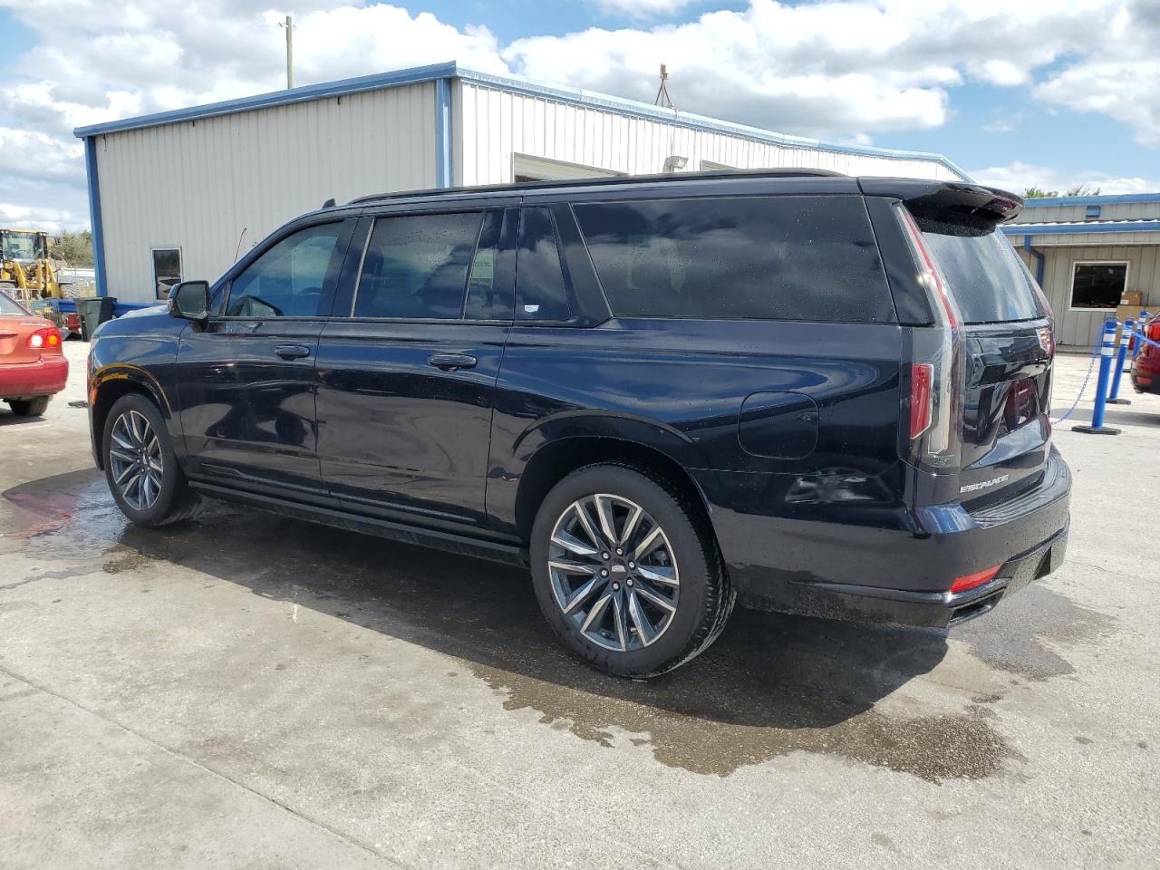 Автомобиль CADILLAC ESCALADE ESV SPORT 2023 | GrandCar Автомобиль CADILLAC ESCALADE ESV SPORT 2023 | GrandCar