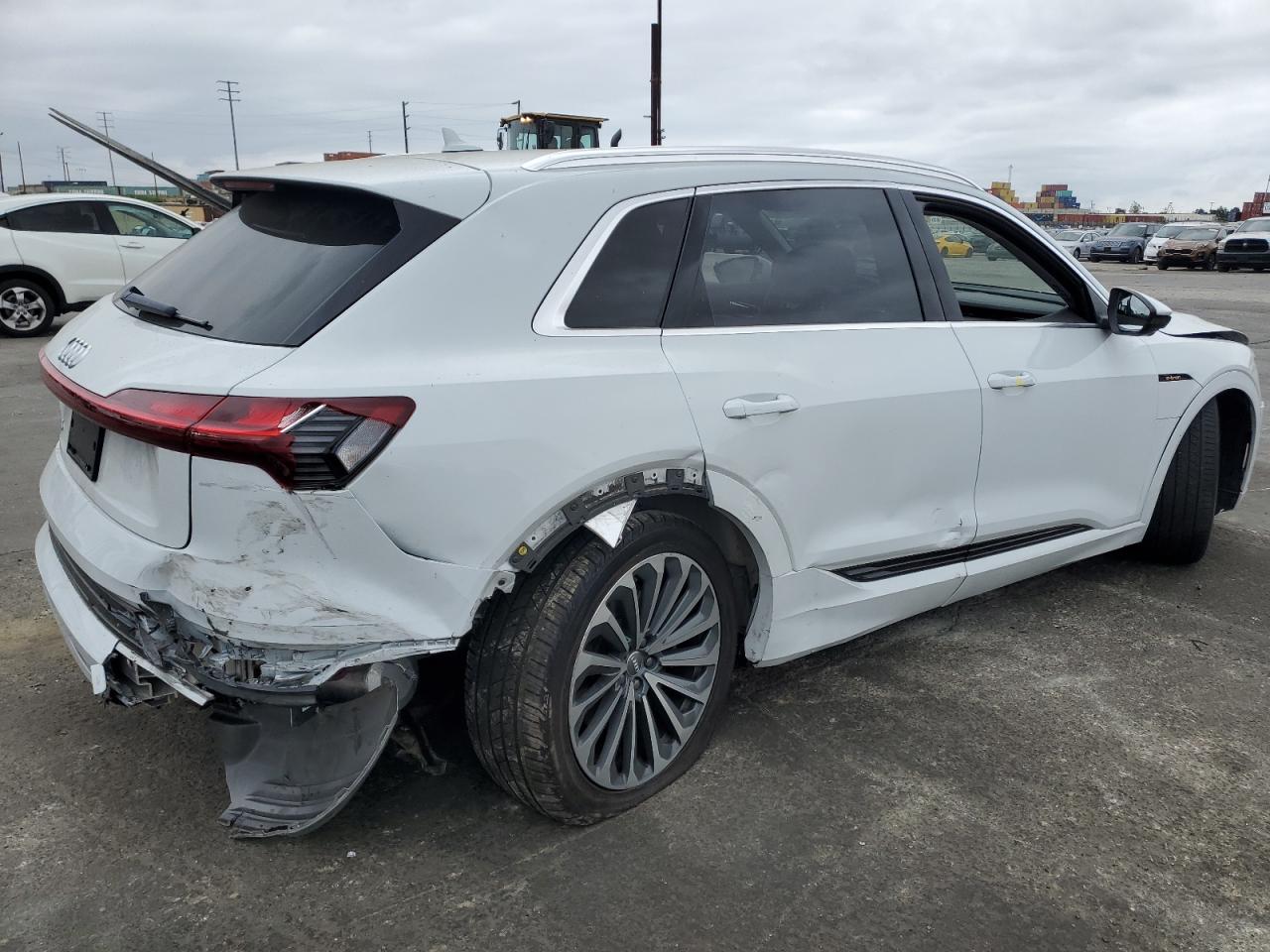 Автомобіль AUDI E-TRON PRESTIGE 2019 | GrandCar Автомобіль AUDI E-TRON PRESTIGE 2019 | GrandCar