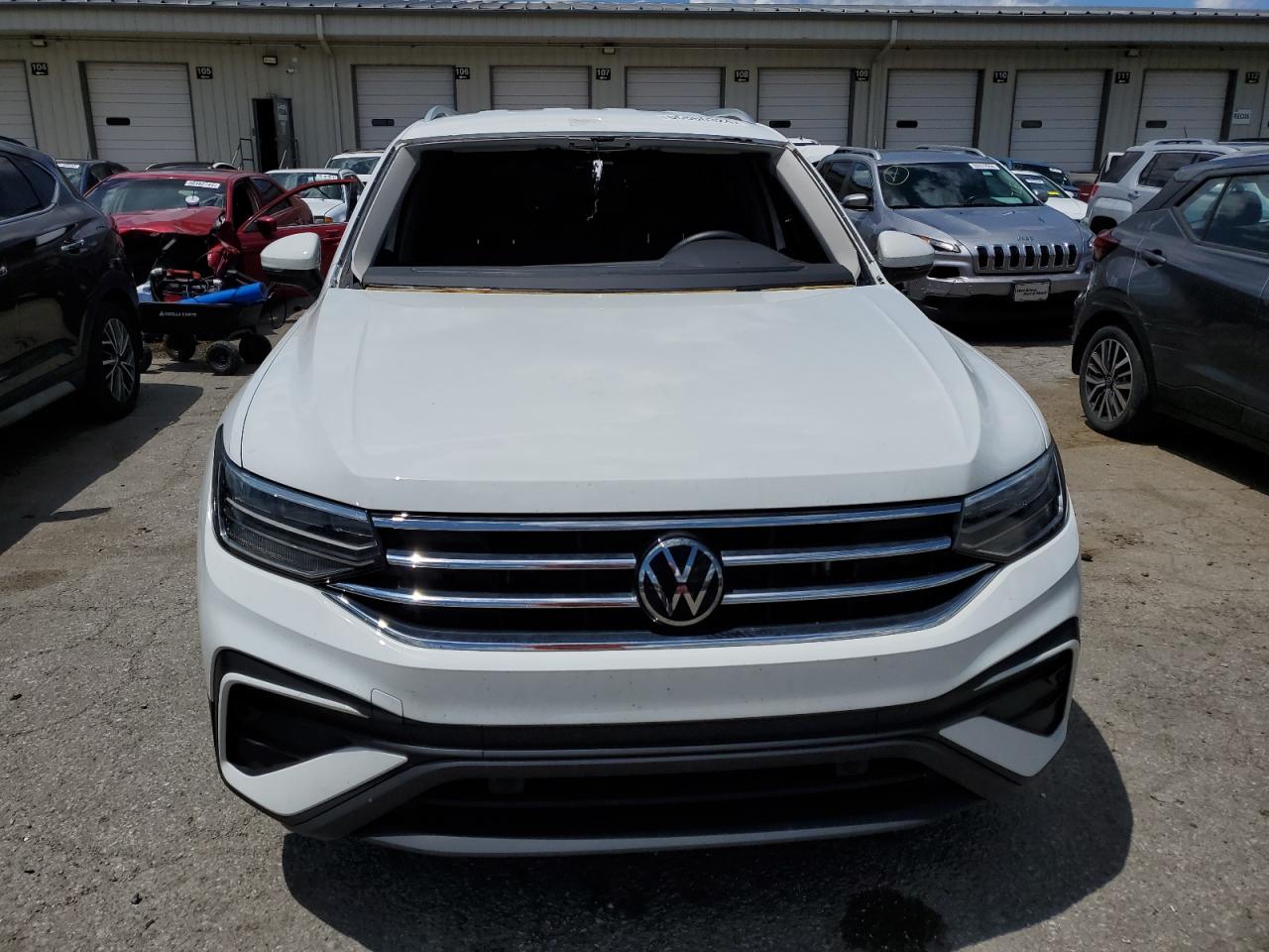 Автомобіль VOLKSWAGEN TIGUAN SE 2022 | GrandCar Автомобіль VOLKSWAGEN TIGUAN SE 2022 | GrandCar