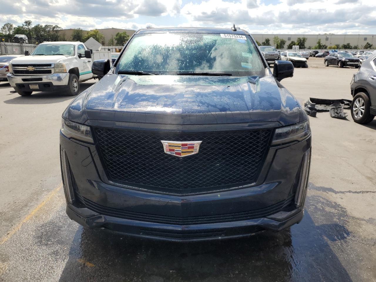 Автомобиль CADILLAC ESCALADE ESV SPORT 2023 | GrandCar Автомобиль CADILLAC ESCALADE ESV SPORT 2023 | GrandCar