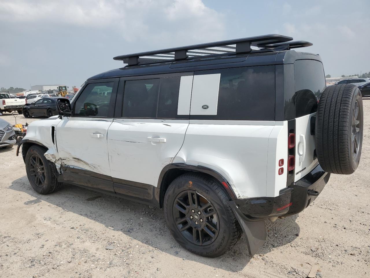 Автомобиль LAND ROVER DEFENDER 110 X-DYNAMIC SE 2024 | GrandCar Автомобиль LAND ROVER DEFENDER 110 X-DYNAMIC SE 2024 | GrandCar