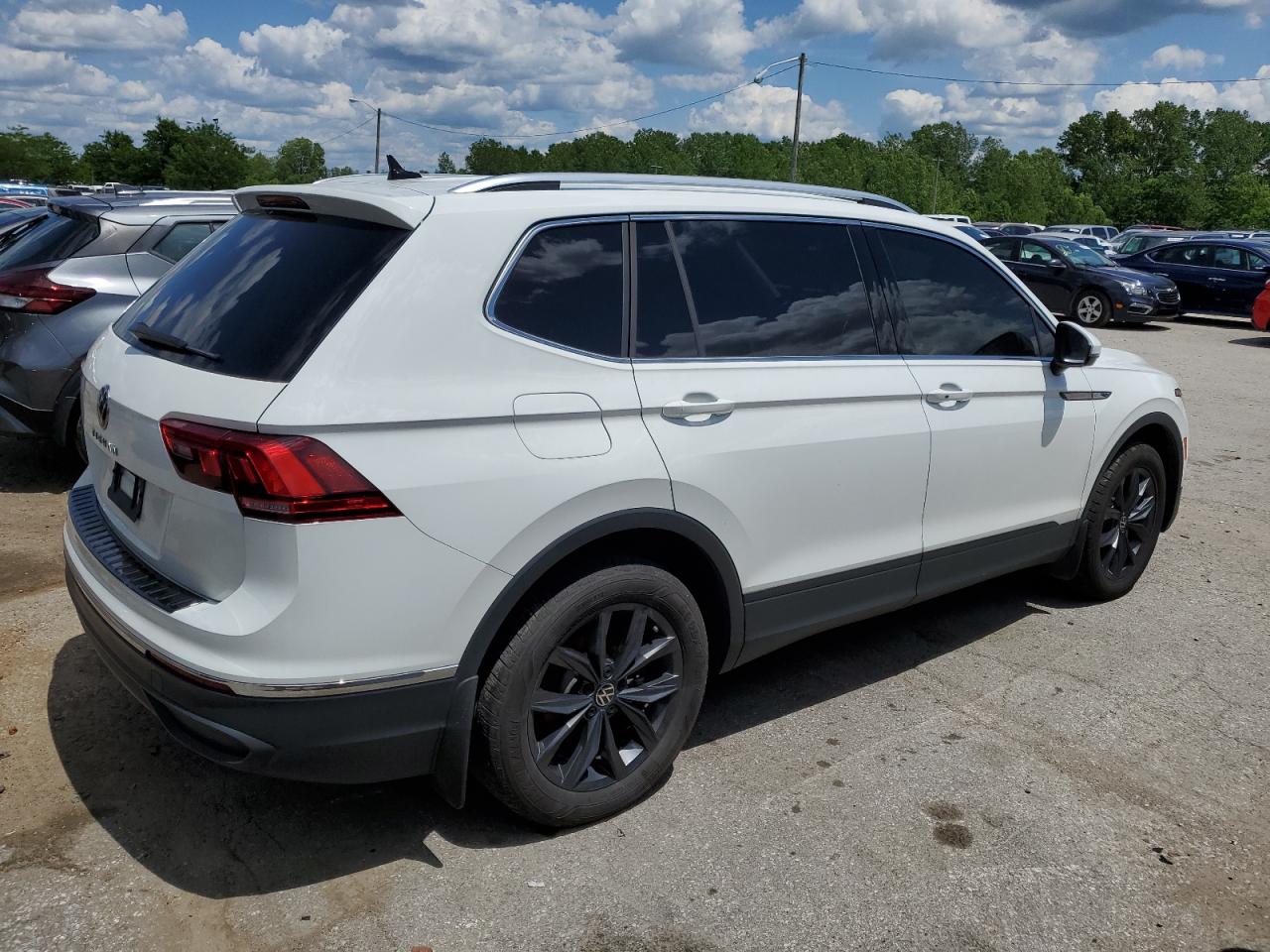 Автомобіль VOLKSWAGEN TIGUAN SE 2022 | GrandCar Автомобіль VOLKSWAGEN TIGUAN SE 2022 | GrandCar
