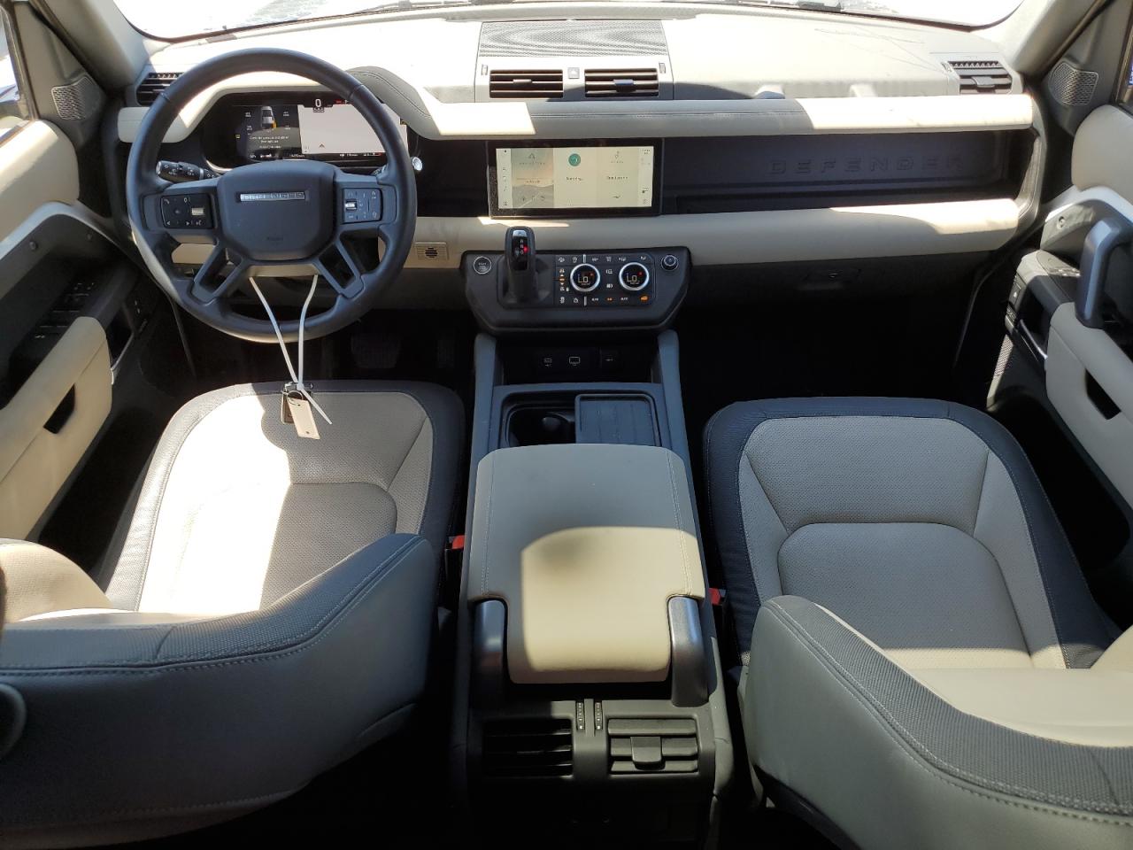 Автомобиль LAND ROVER DEFENDER 110 X-DYNAMIC SE 2023 | GrandCar Автомобиль LAND ROVER DEFENDER 110 X-DYNAMIC SE 2023 | GrandCar