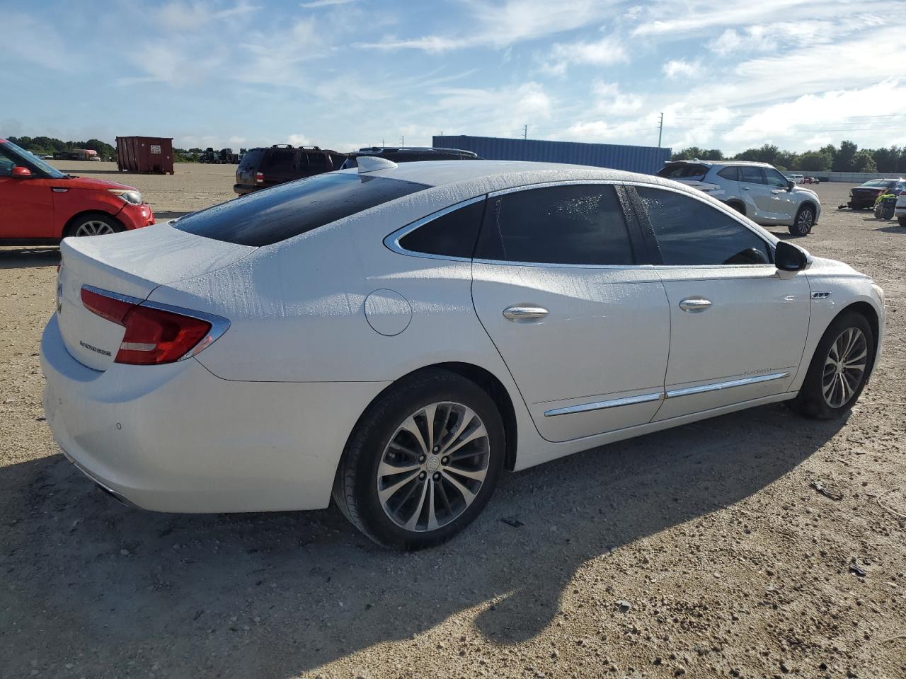 Автомобиль BUICK LACROSSE ESSENCE 2017 | GrandCar Автомобиль BUICK LACROSSE ESSENCE 2017 | GrandCar