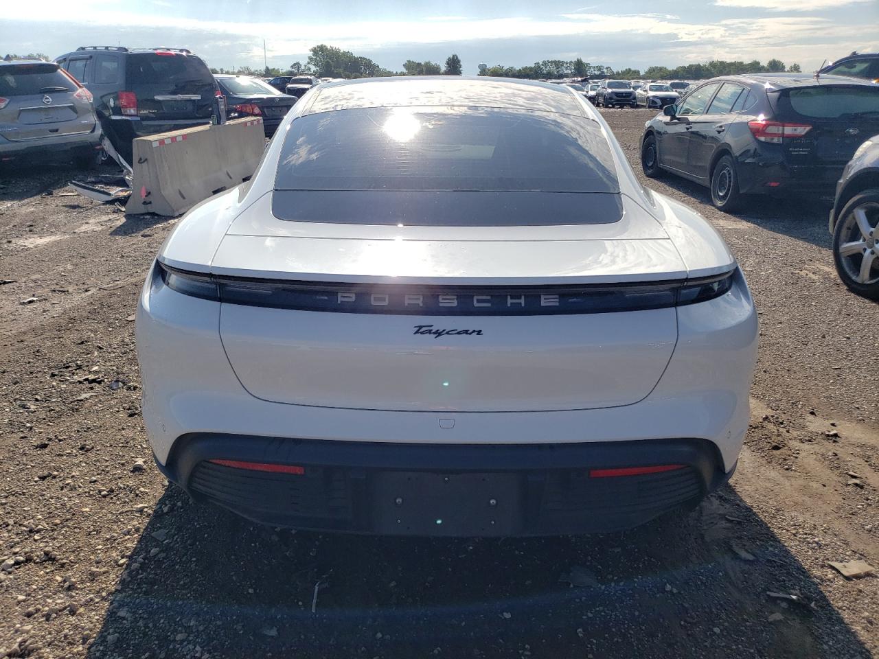 Автомобиль PORSCHE TAYCAN 2022 | GrandCar Автомобиль PORSCHE TAYCAN 2022 | GrandCar