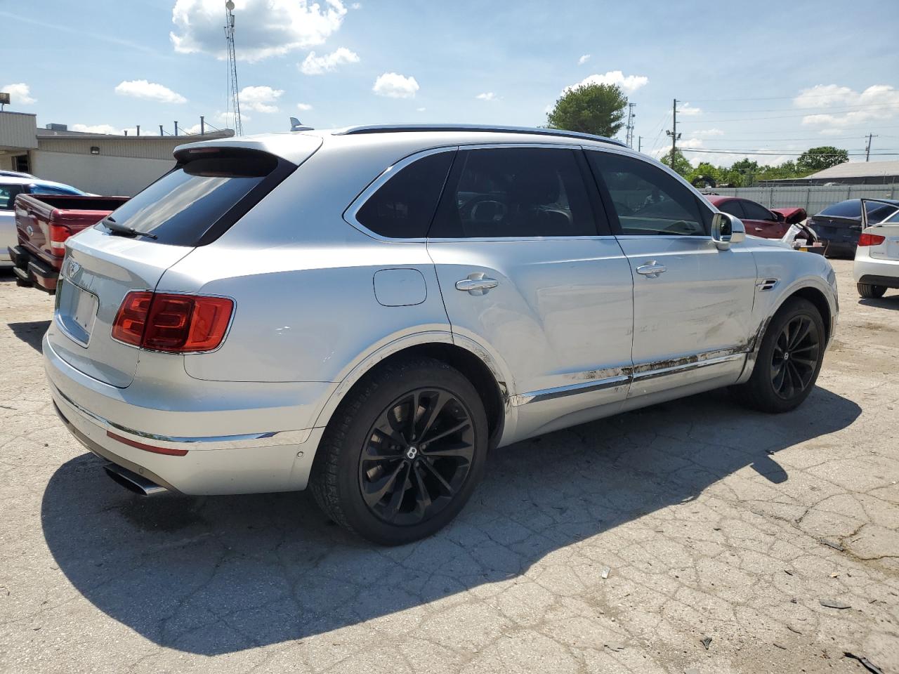Автомобиль BENTLEY BENTAYGA 2017 | GrandCar Автомобиль BENTLEY BENTAYGA 2017 | GrandCar