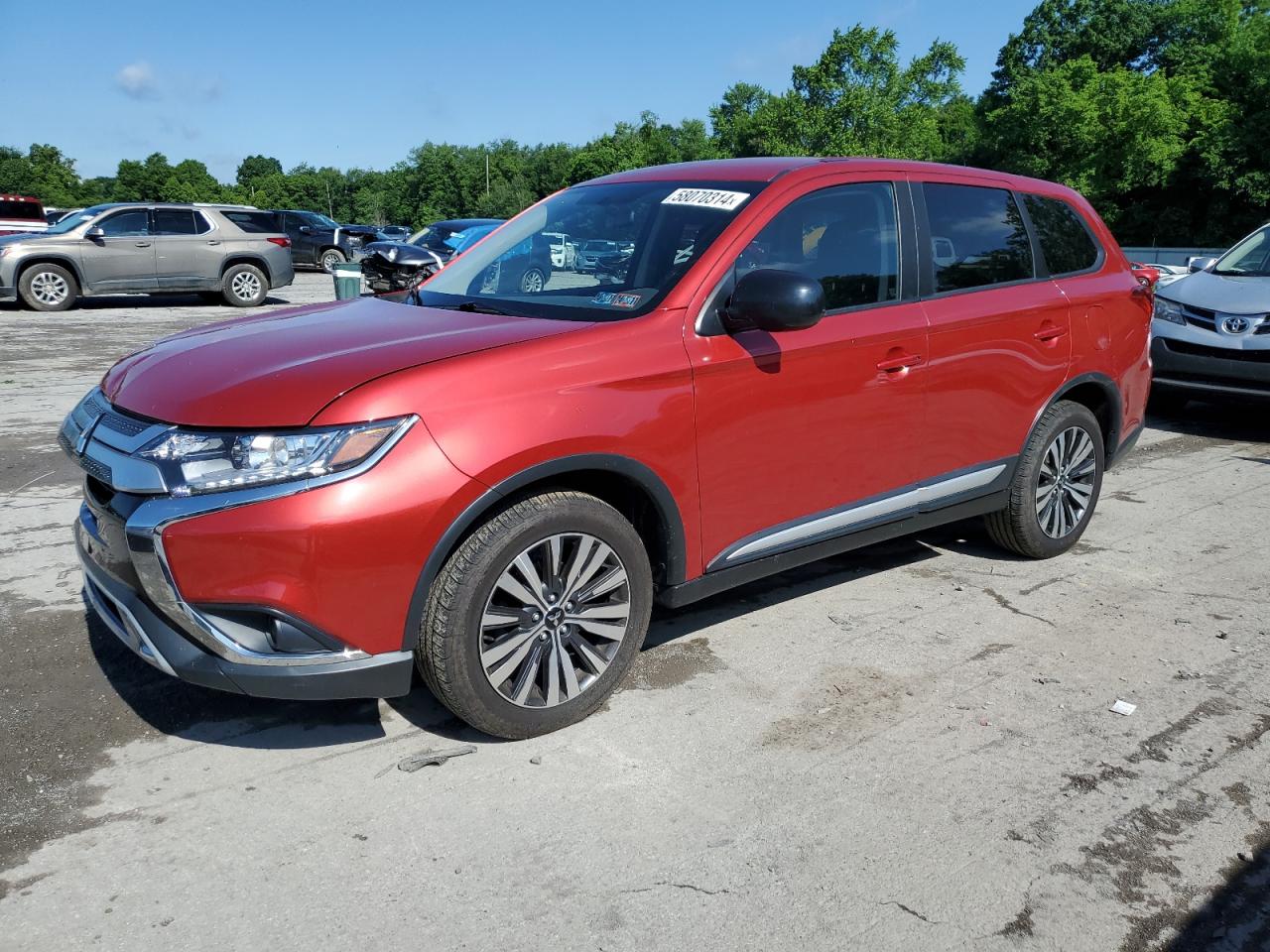 Автомобиль MITSUBISHI OUTLANDER SE 2019 | GrandCar