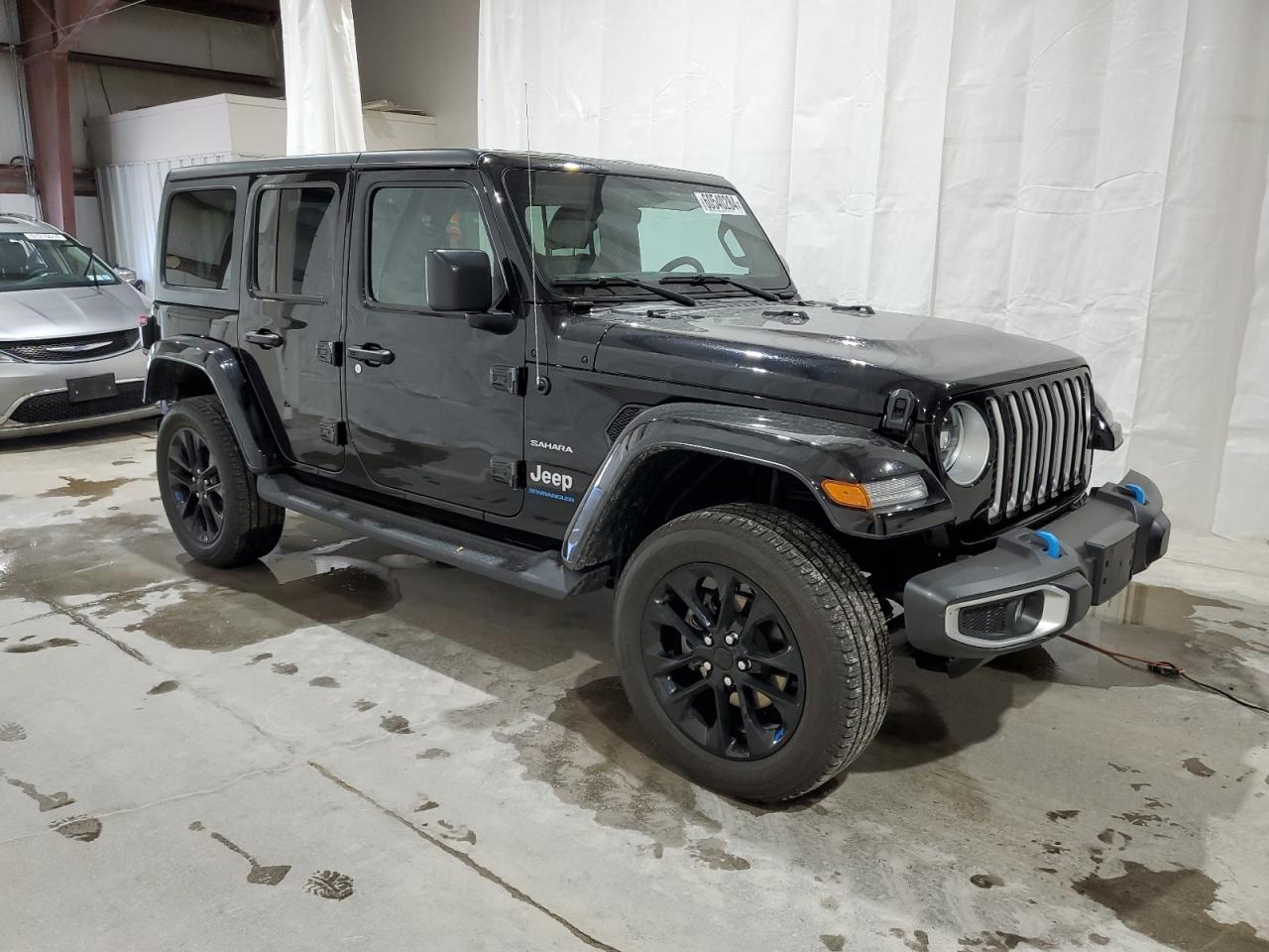Автомобіль JEEP WRANGLER SAHARA 4XE 2023 | GrandCar Автомобіль JEEP WRANGLER SAHARA 4XE 2023 | GrandCar