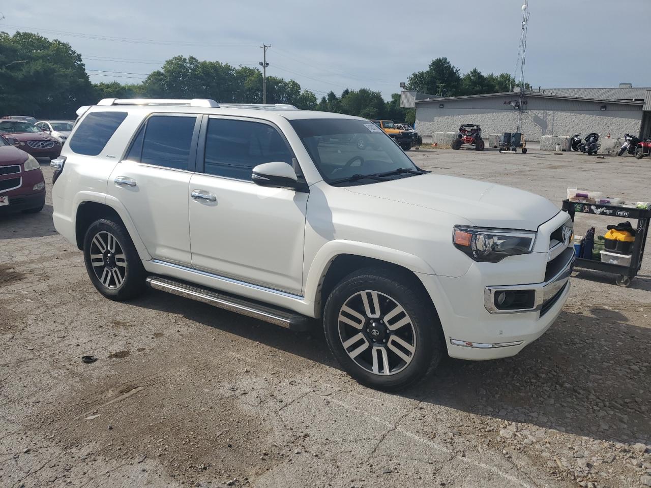 Автомобиль TOYOTA 4RUNNER SR5 PREMIUM 2017 | GrandCar Автомобиль TOYOTA 4RUNNER SR5 PREMIUM 2017 | GrandCar