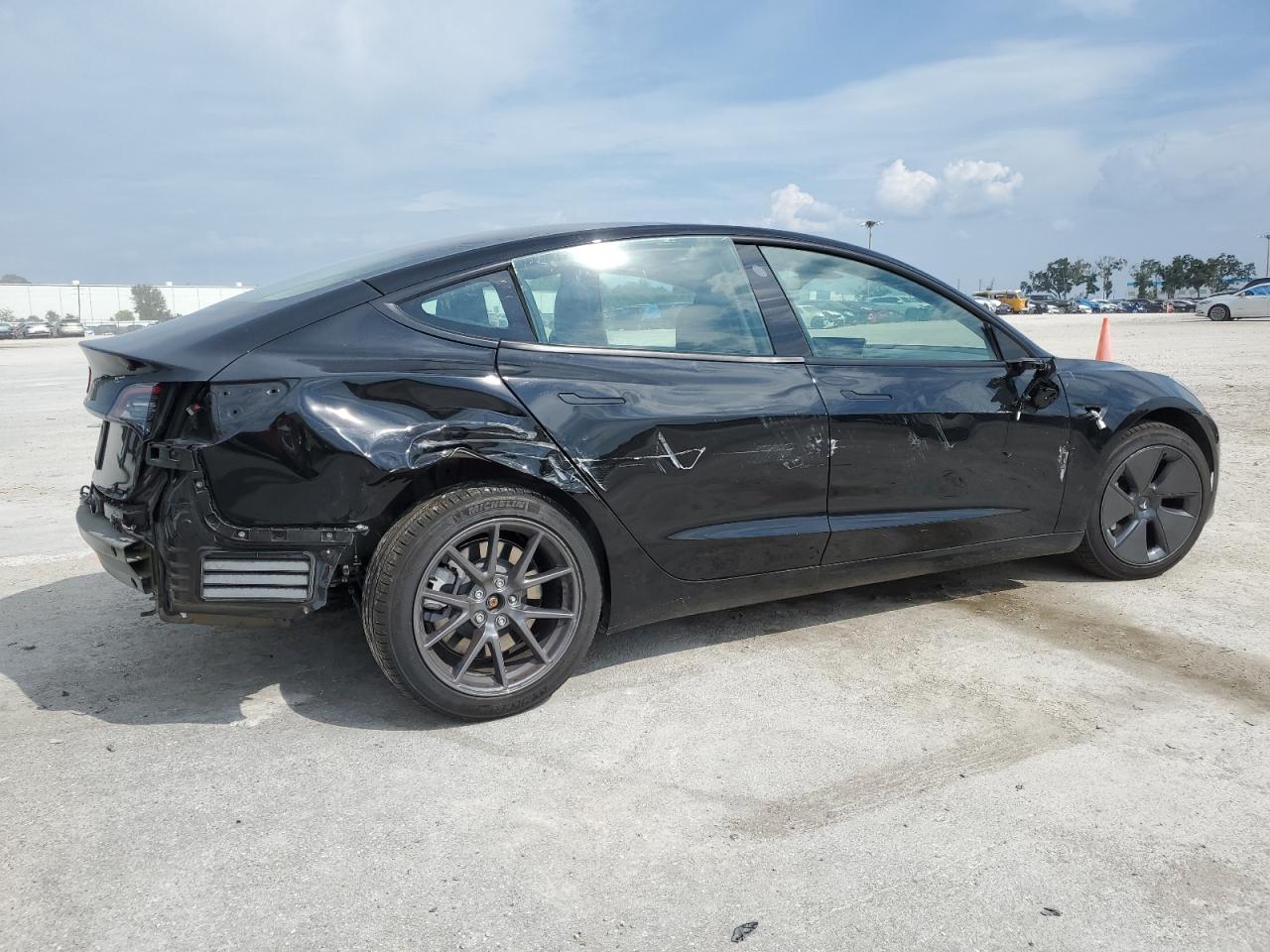 Автомобіль TESLA MODEL 3 2023 | GrandCar Автомобіль TESLA MODEL 3 2023 | GrandCar