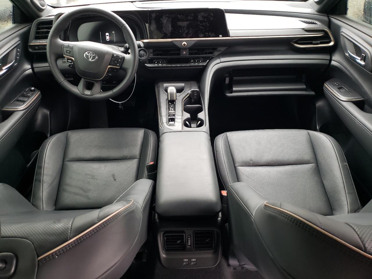 Автомобиль TOYOTA CROWN XLE 2023 | GrandCar Автомобиль TOYOTA CROWN XLE 2023 | GrandCar