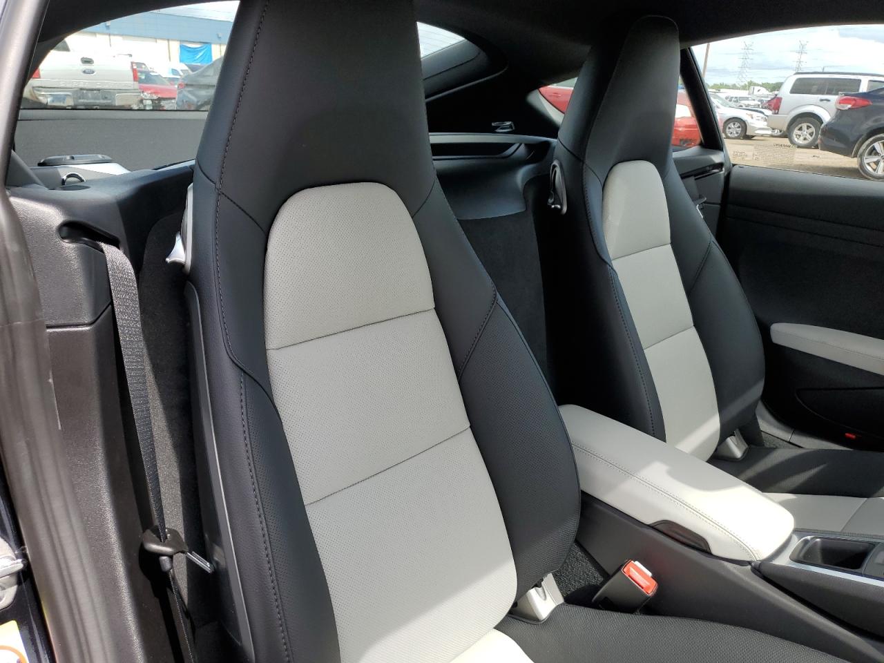 Автомобиль PORSCHE CAYMAN BASE 2024 | GrandCar Автомобиль PORSCHE CAYMAN BASE 2024 | GrandCar