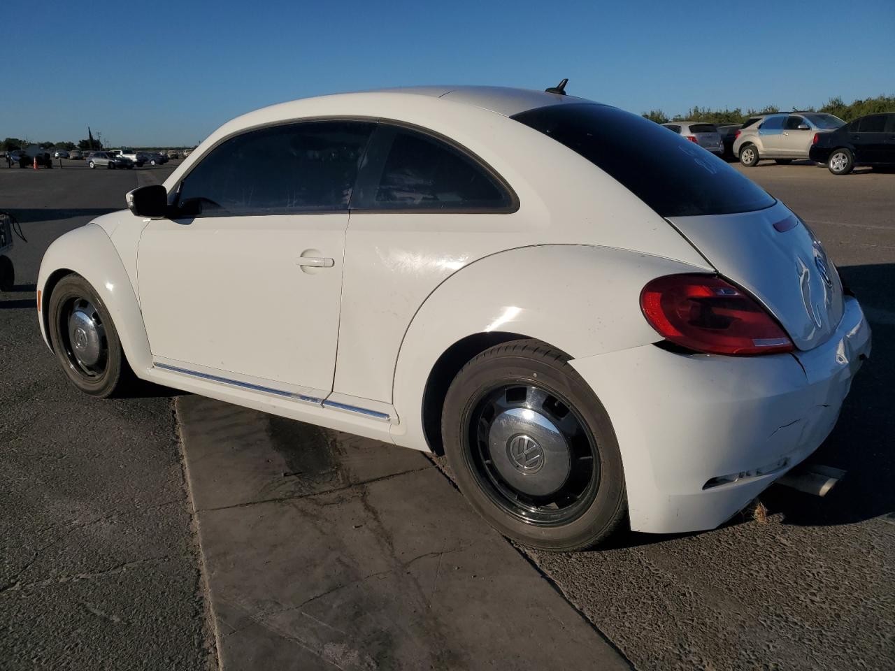 Автомобиль VOLKSWAGEN BEETLE 2013 | GrandCar Автомобиль VOLKSWAGEN BEETLE 2013 | GrandCar