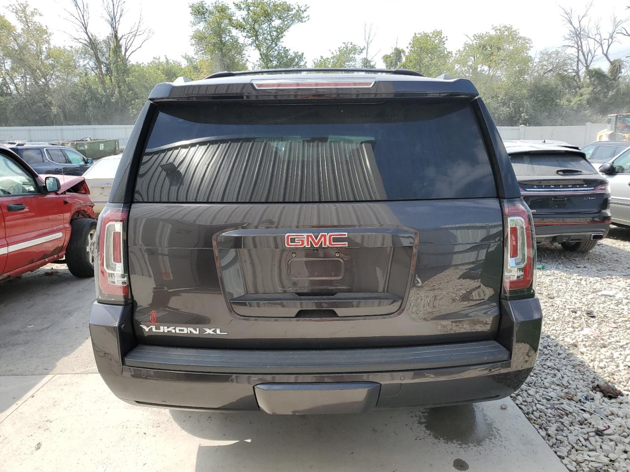 Автомобиль GMC YUKON XL K1500 SLT 2016 | GrandCar Автомобиль GMC YUKON XL K1500 SLT 2016 | GrandCar