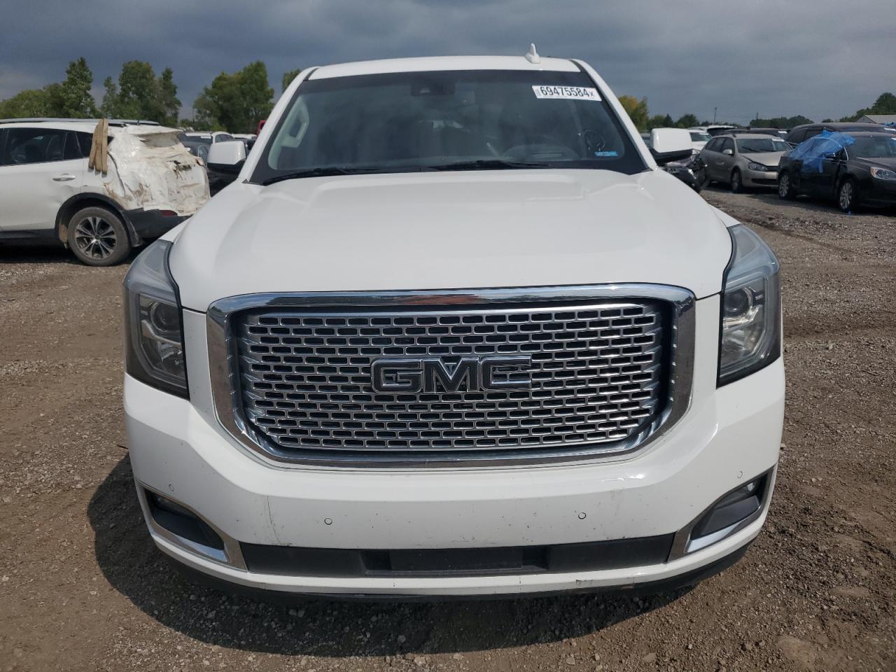 Автомобиль GMC YUKON DENALI 2017 | GrandCar Автомобиль GMC YUKON DENALI 2017 | GrandCar