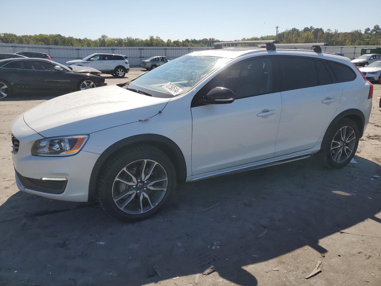 Автомобиль VOLVO V60 CROSS COUNTRY PREMIER 2016 | GrandCar