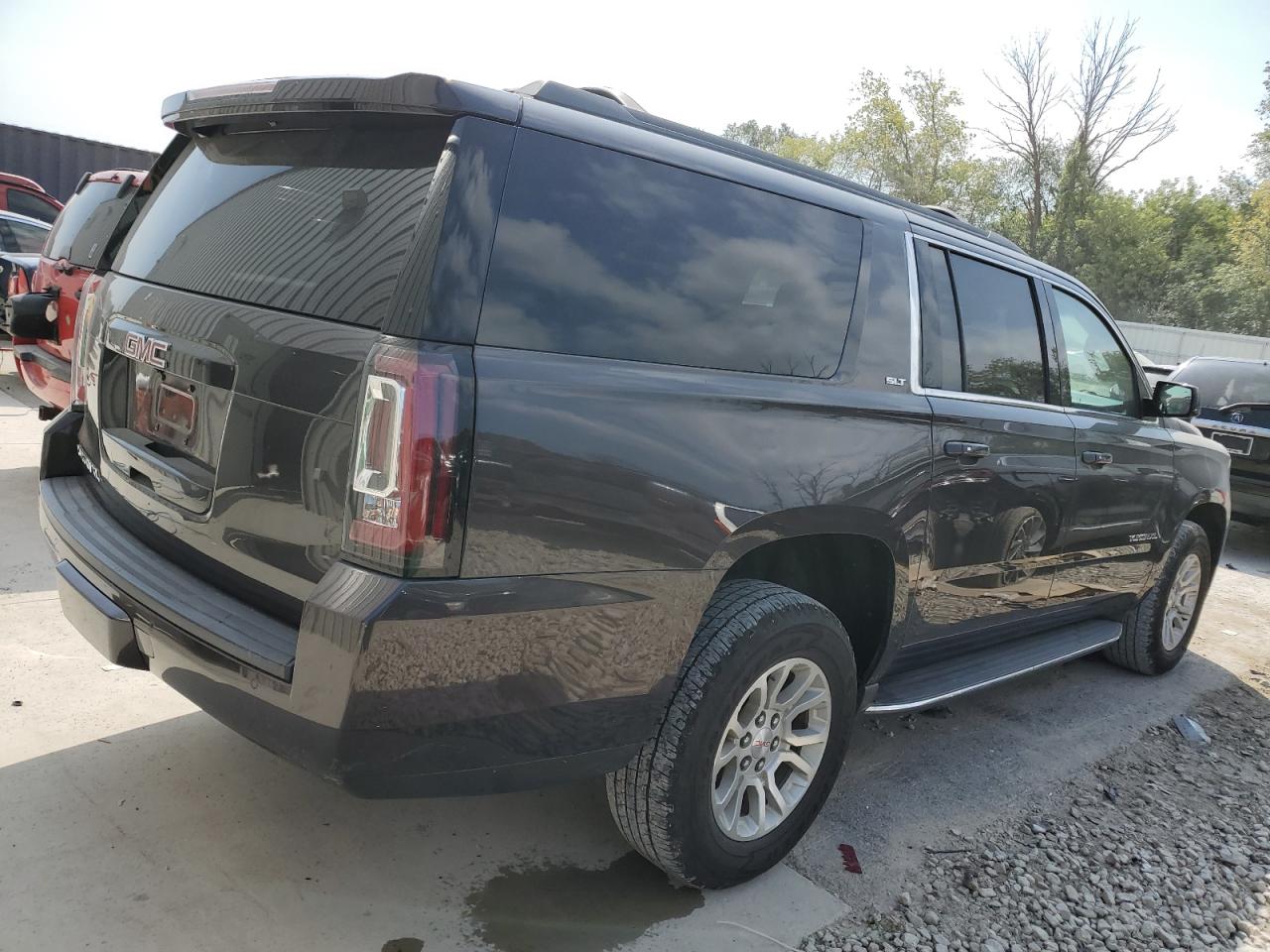 Автомобиль GMC YUKON XL K1500 SLT 2016 | GrandCar Автомобиль GMC YUKON XL K1500 SLT 2016 | GrandCar