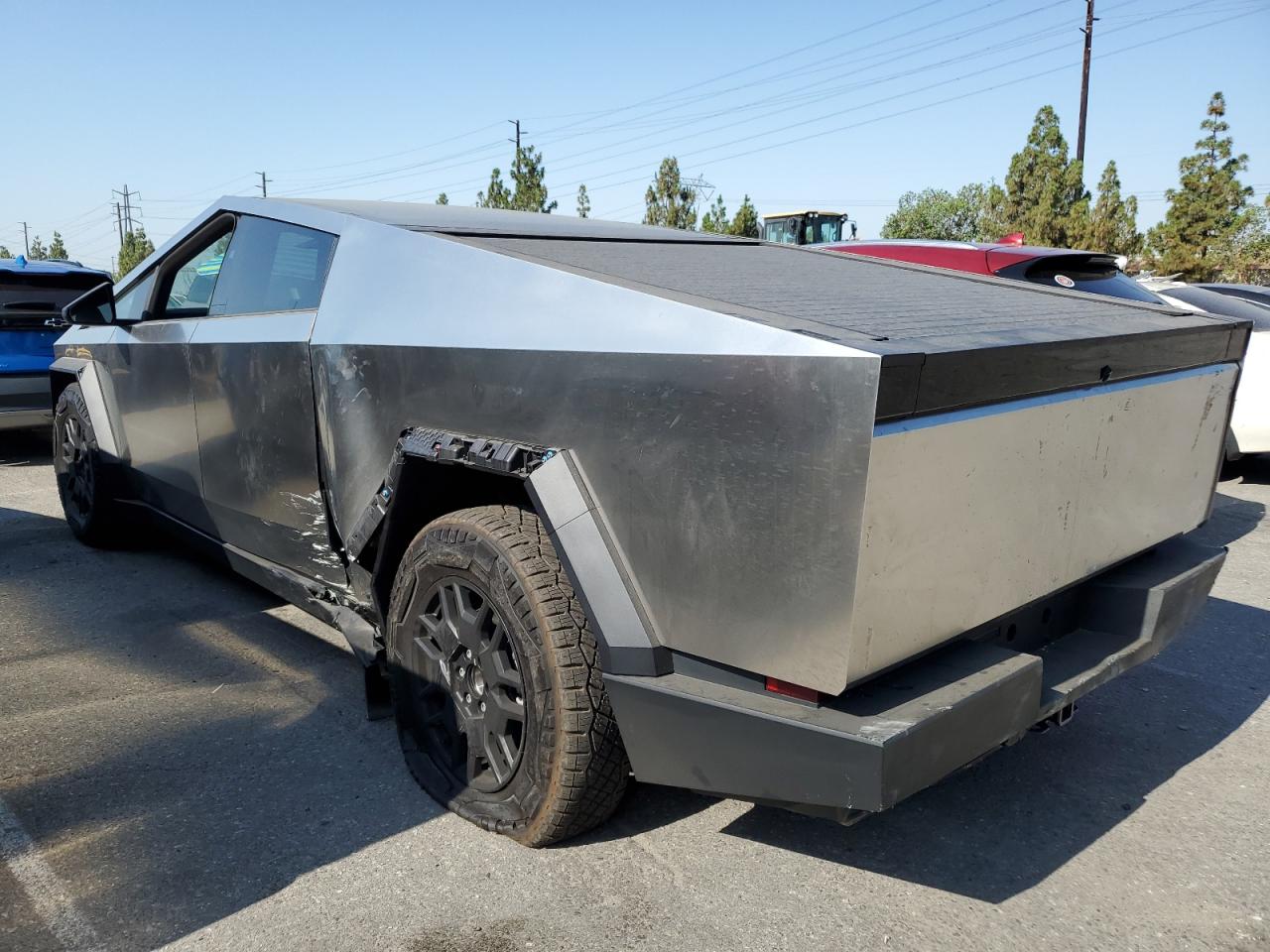 Автомобиль TESLA CYBERTRUCK 2024 | GrandCar Автомобиль TESLA CYBERTRUCK 2024 | GrandCar