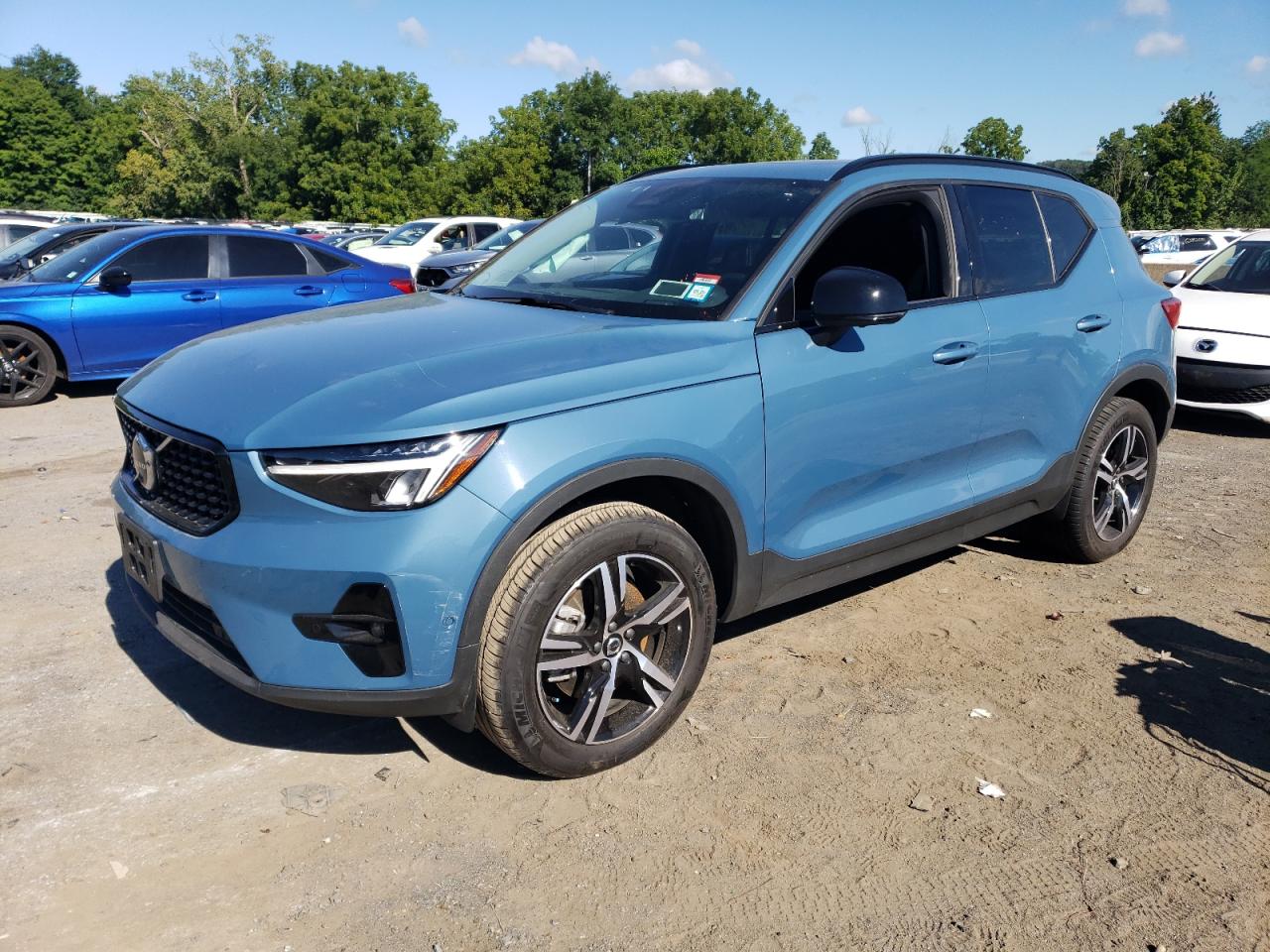 Автомобиль VOLVO XC40 PLUS 2023 | GrandCar