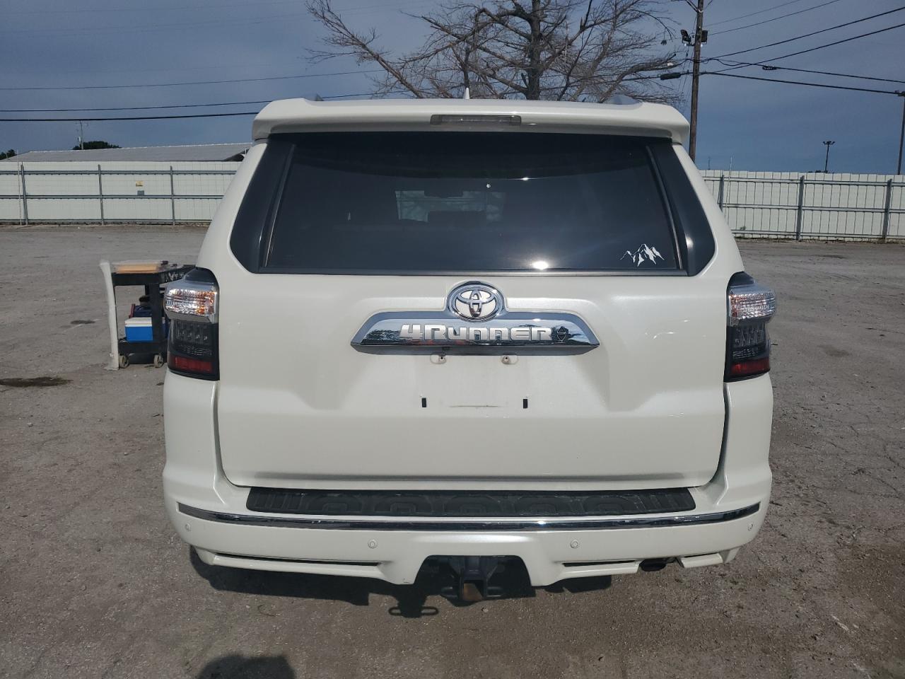 Автомобиль TOYOTA 4RUNNER SR5 PREMIUM 2017 | GrandCar Автомобиль TOYOTA 4RUNNER SR5 PREMIUM 2017 | GrandCar