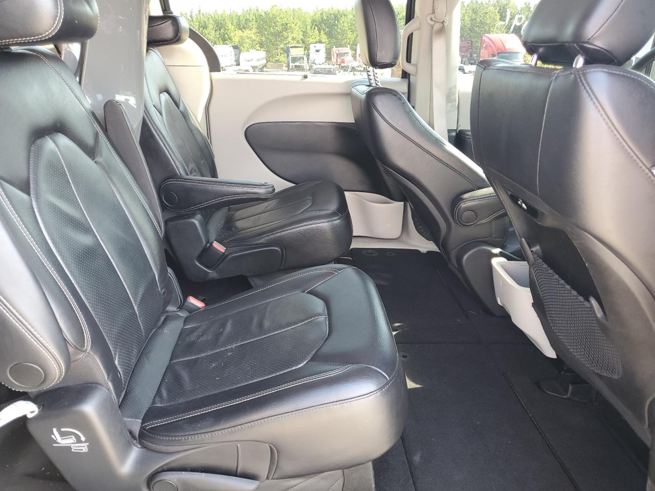 Автомобиль CHRYSLER PACIFICA TOURING L 2022 | GrandCar Автомобиль CHRYSLER PACIFICA TOURING L 2022 | GrandCar