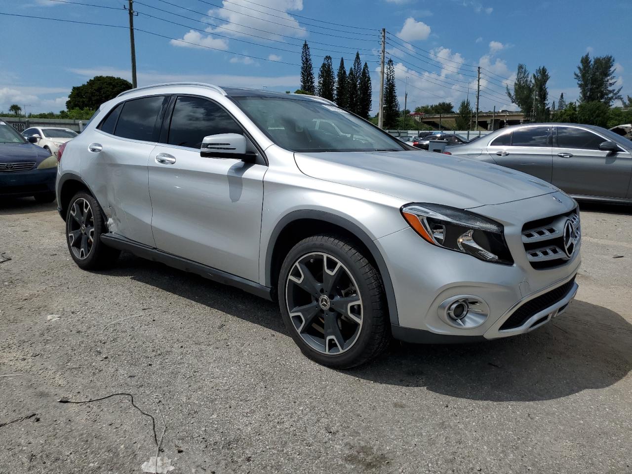 Автомобиль MERCEDES-BENZ GLA 250 2020 | GrandCar Автомобиль MERCEDES-BENZ GLA 250 2020 | GrandCar
