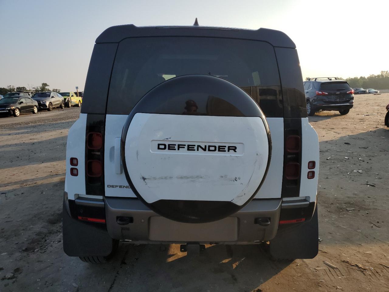 Автомобиль LAND ROVER DEFENDER 110 X-DYNAMIC SE 2024 | GrandCar Автомобиль LAND ROVER DEFENDER 110 X-DYNAMIC SE 2024 | GrandCar